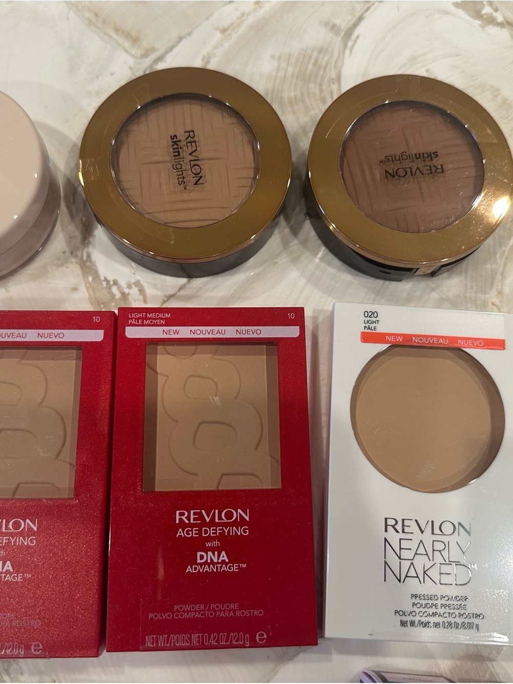 Revlon Women Makeup - LOT OF NEW 50+ PCS - Picture 2 of 8